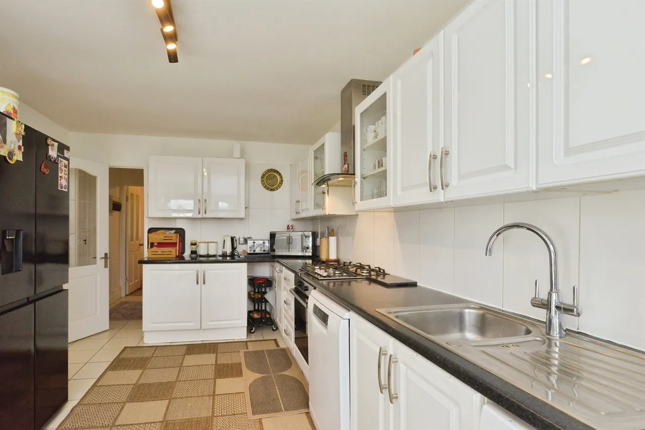 Coleshill Place, Bradwell Common, MK13, photo 19