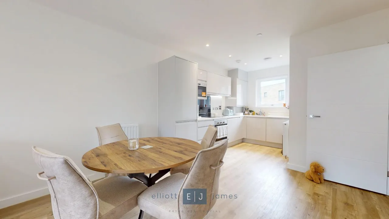 Luctons Close, Loughton, IG10, photo 10