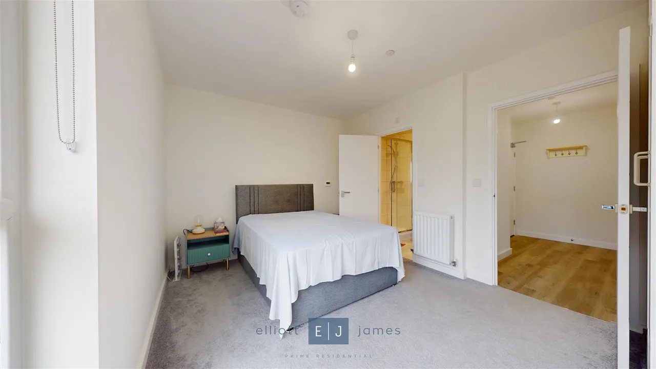 Luctons Close, Loughton, IG10, photo 4