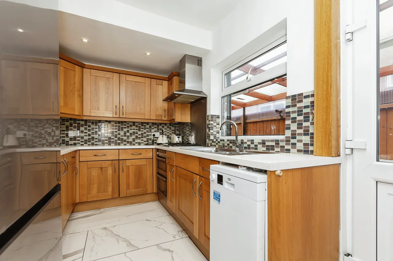 Sandringham Avenue, Rushey Mead, Leicester, photo 5