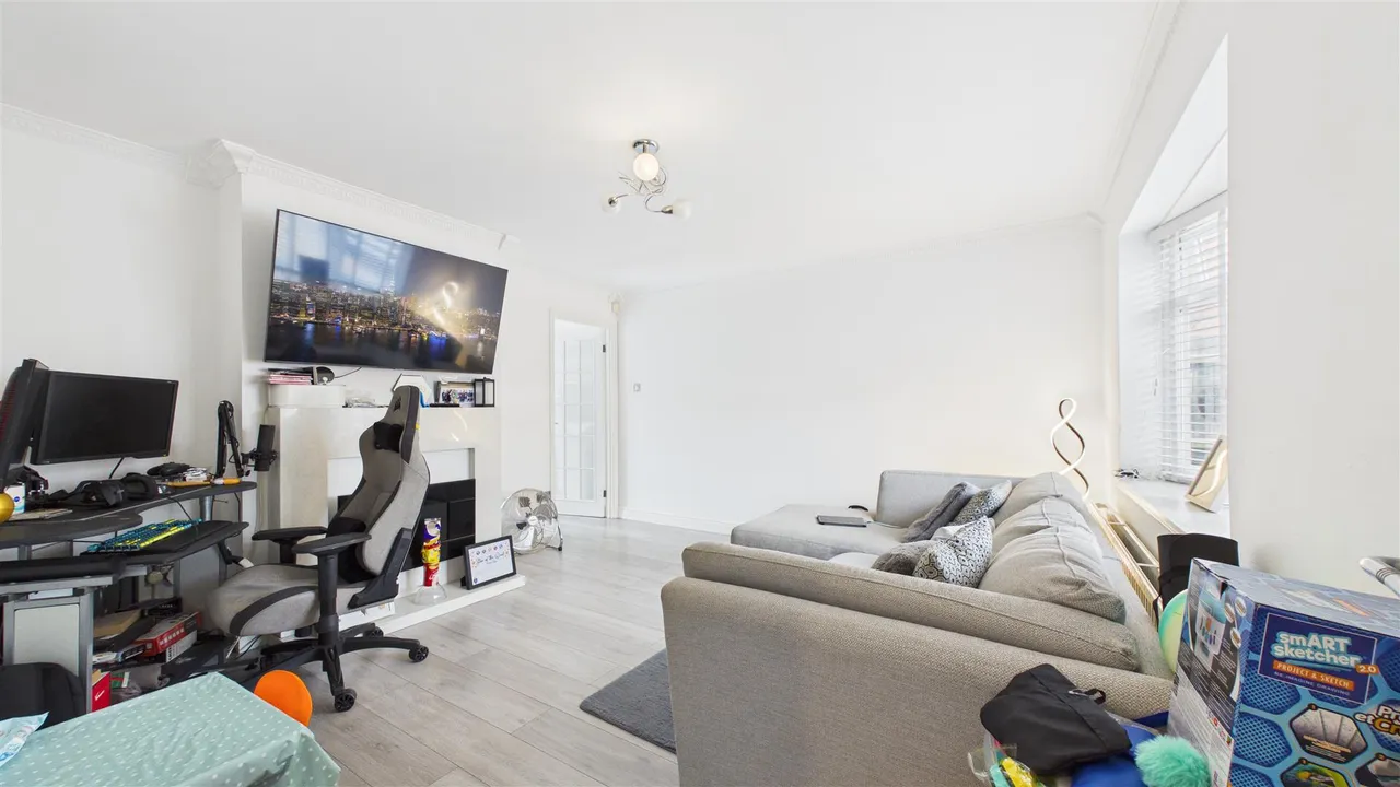 Pheasant Grove, Werrington, photo 5