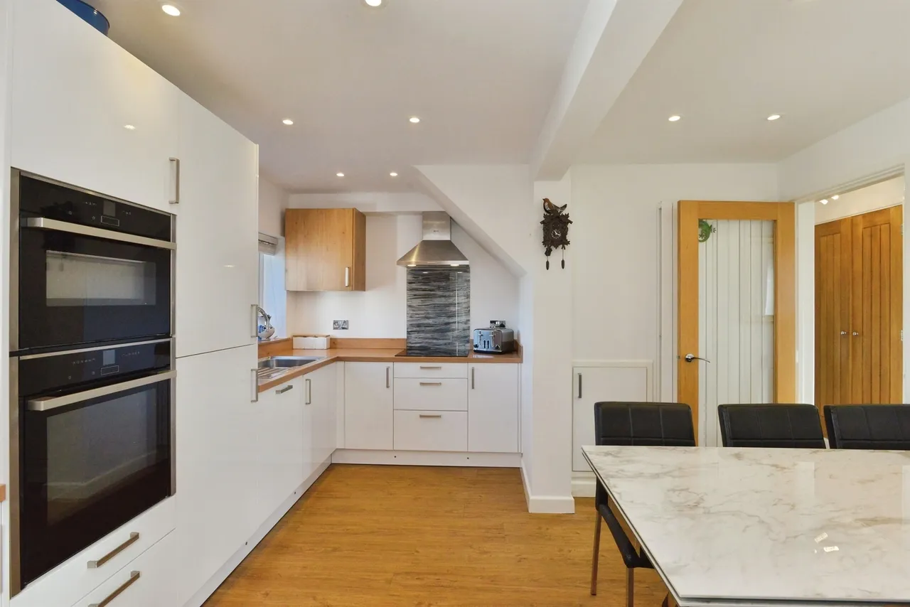 Manor Close, Cosgrove, MK19, photo 7