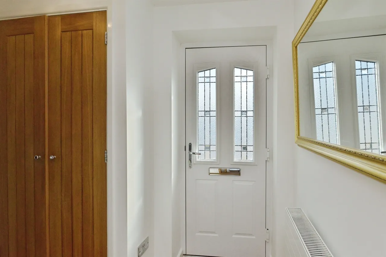 Manor Close, Cosgrove, MK19, photo 17