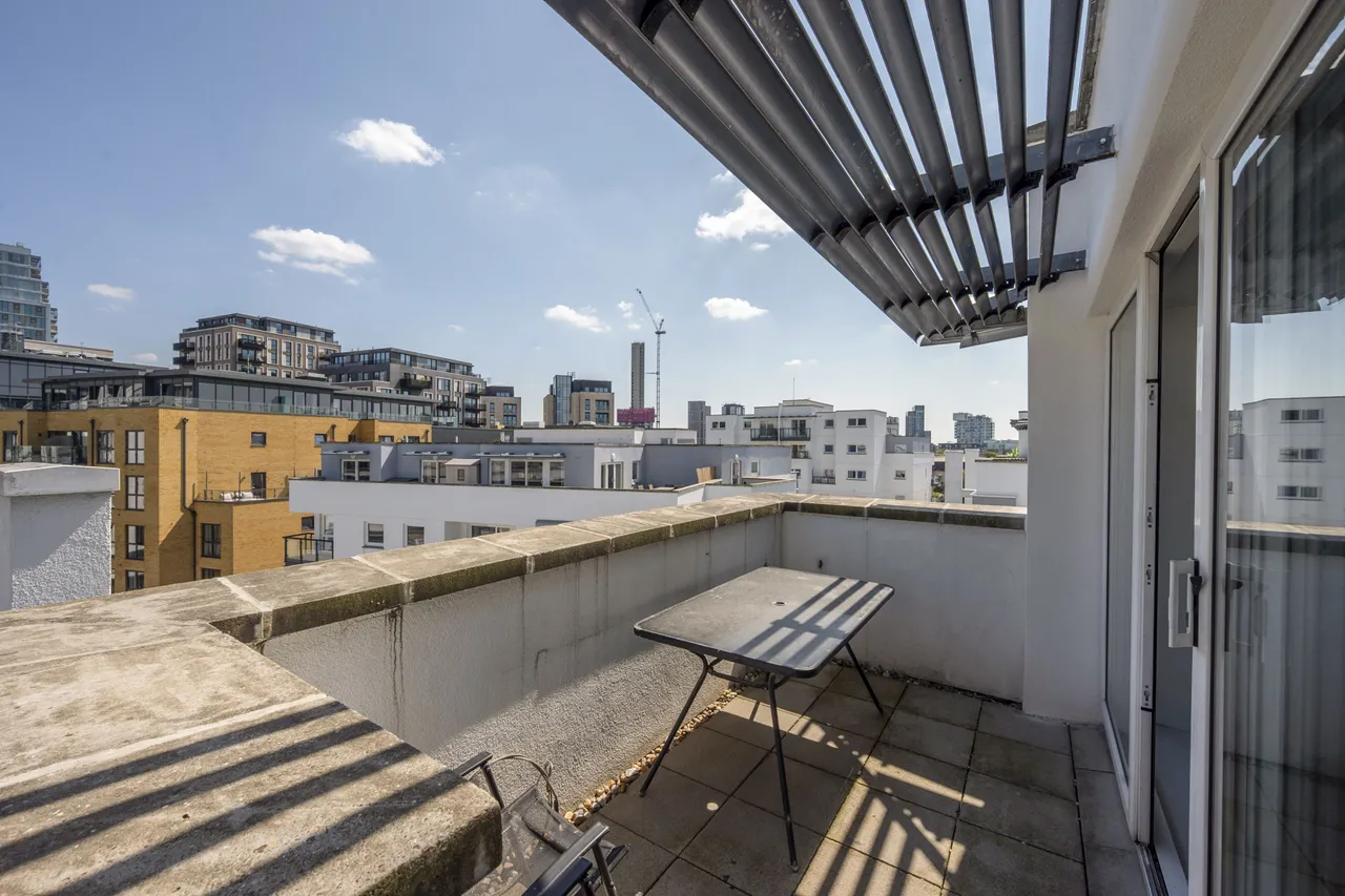 Apartment 25, 24 Point Pleasant, London, photo 12