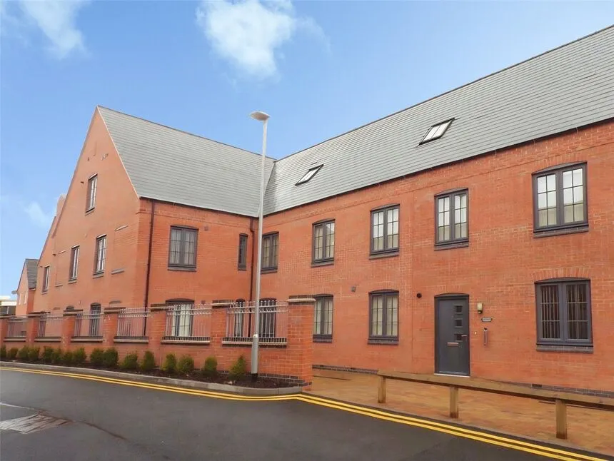 3 bed flat to rent — Co-Op Close, Barwell, Leicestershire, LE9