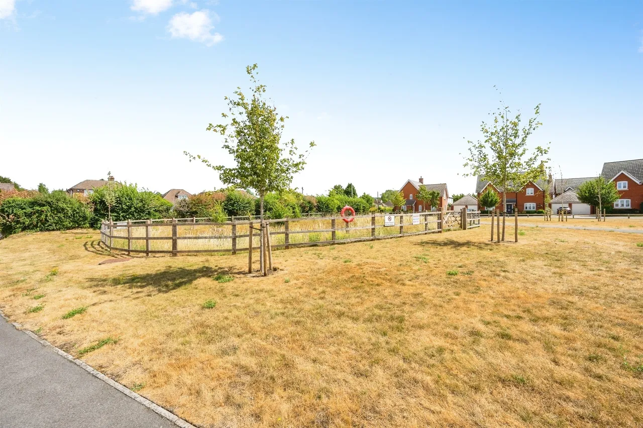 Rushington Meadow, Weston Turville, HP22, photo 30
