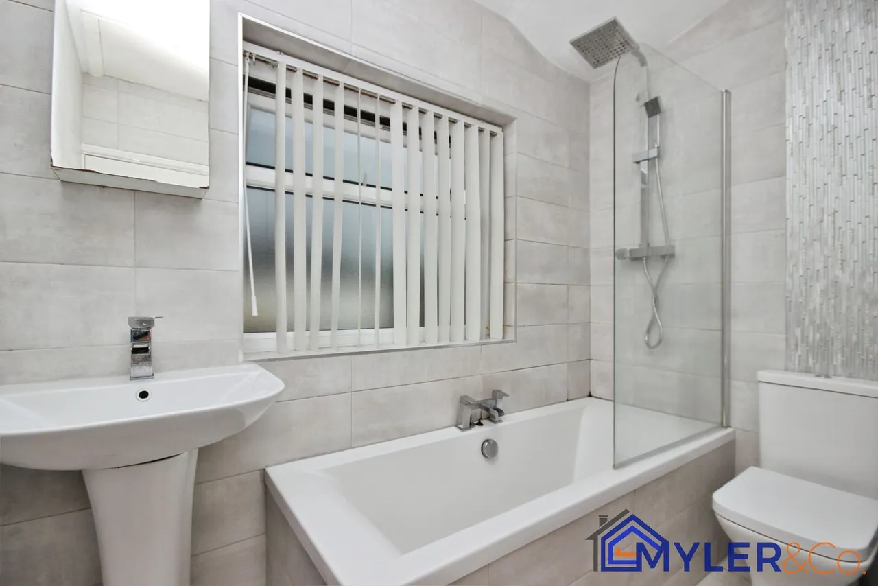 Dykin Road, Widnes, photo 11