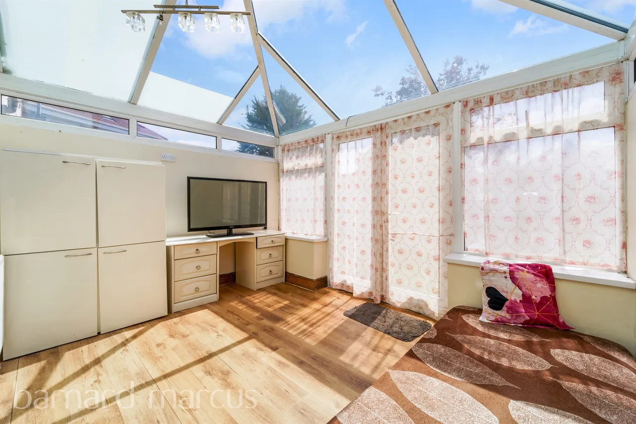 Hereford Road, Feltham, photo 9
