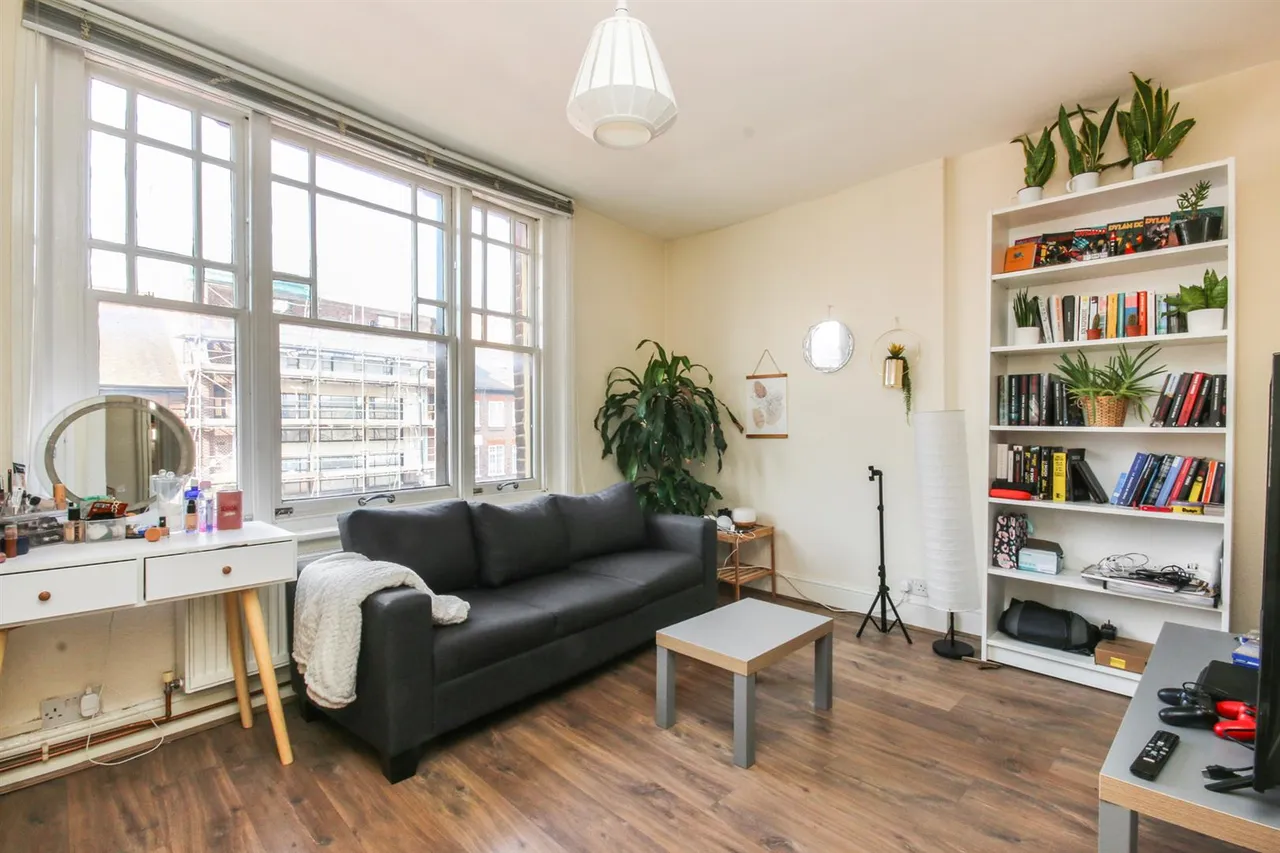 1 bed flat to rent, High Road, London, N22