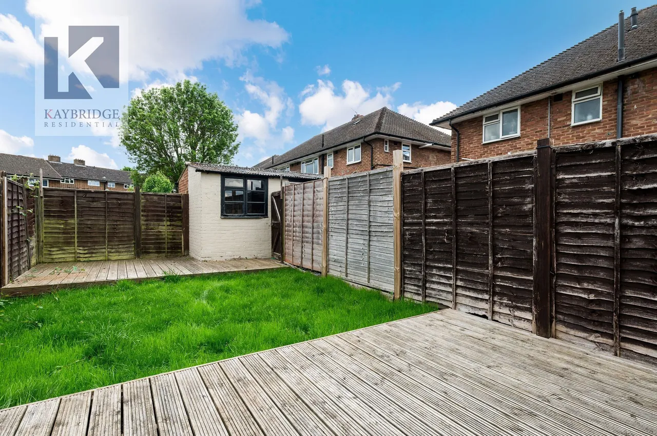 Reynolds Avenue, Chessington, KT9, photo 10
