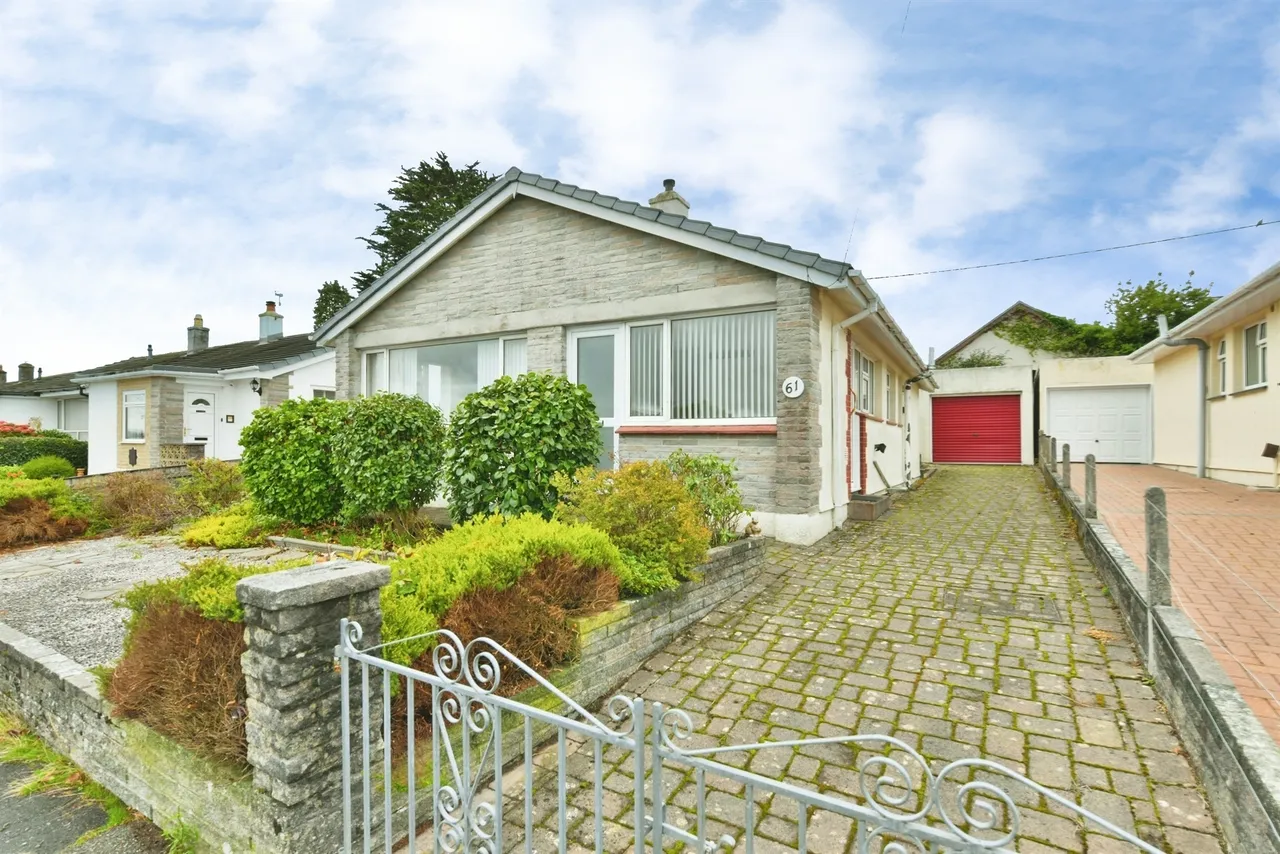 3 bed house for sale — Longmeadow Road, SALTASH