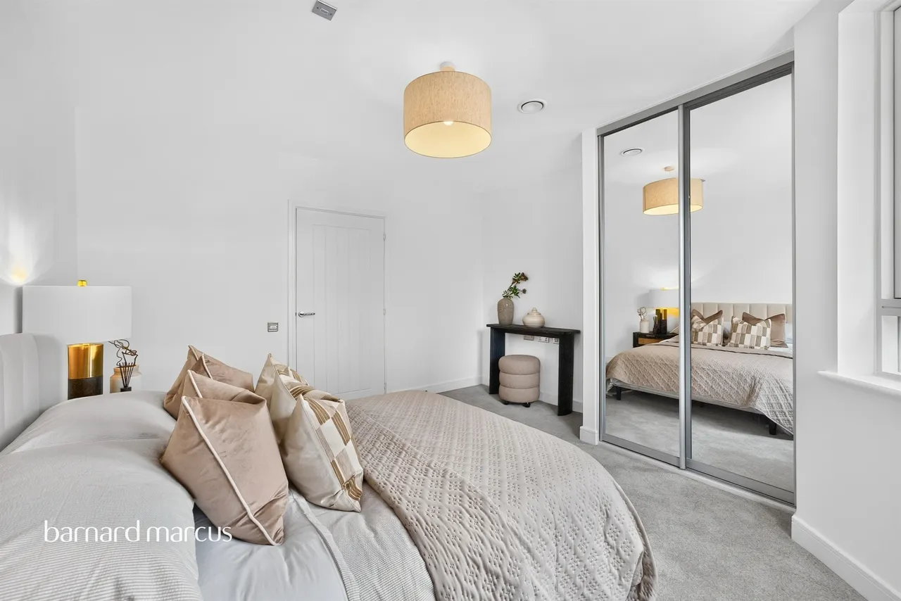 High Road, Finchley, N12, photo 16