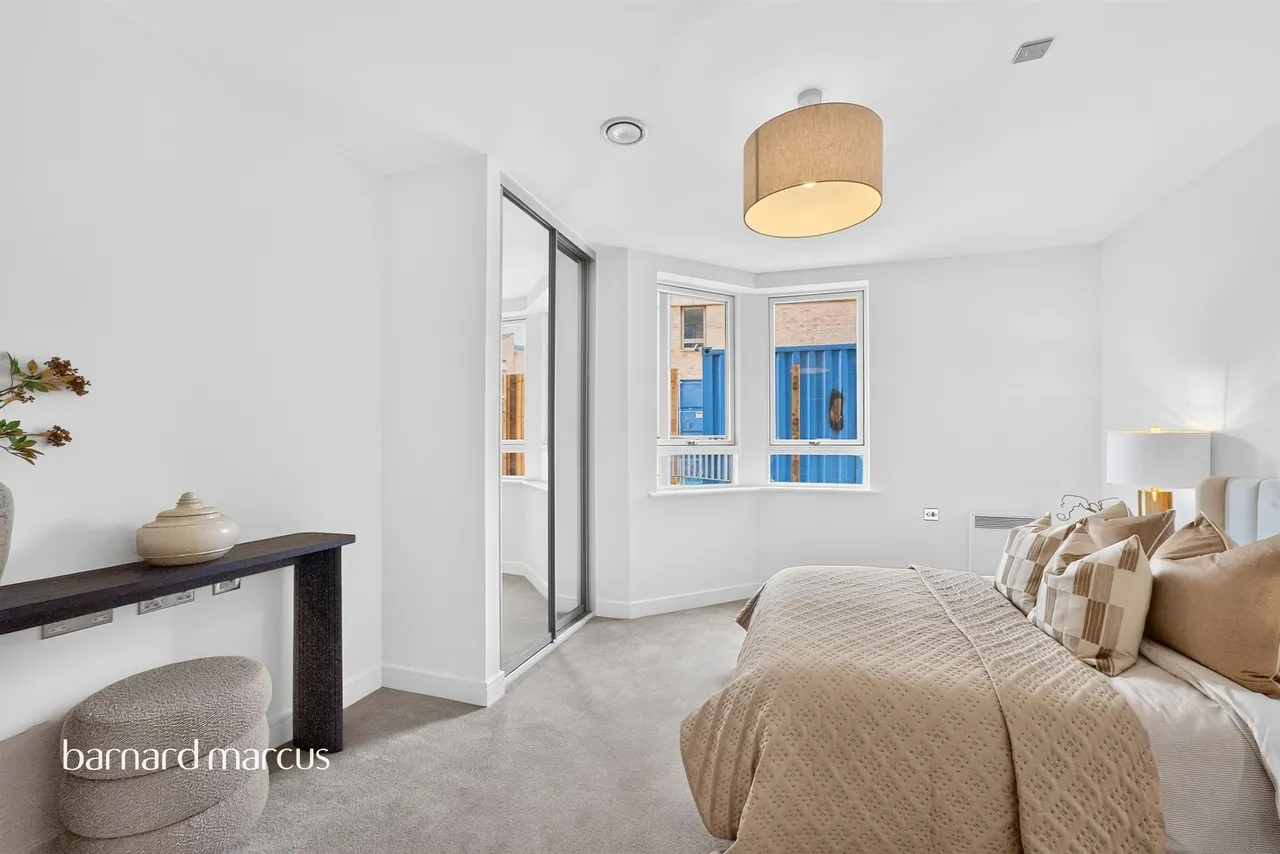 High Road, Finchley, N12, photo 14