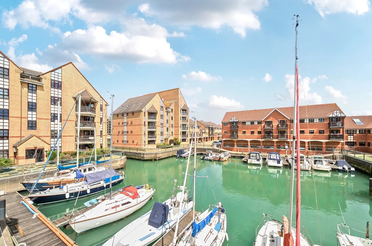 Emerald Quay, Shoreham-by-Sea, BN43, photo 9