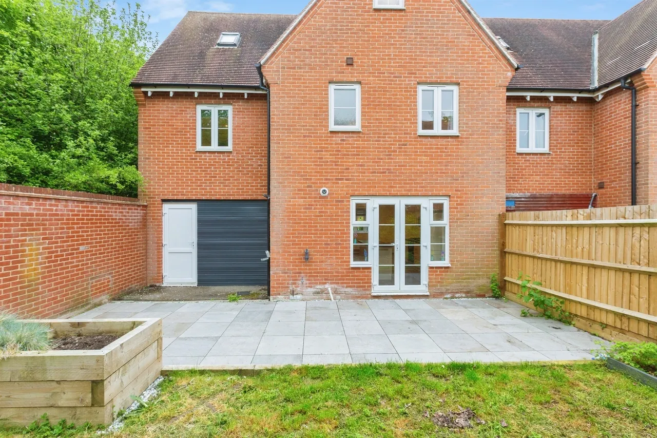 Petronel Road, Aylesbury, HP19, photo 2