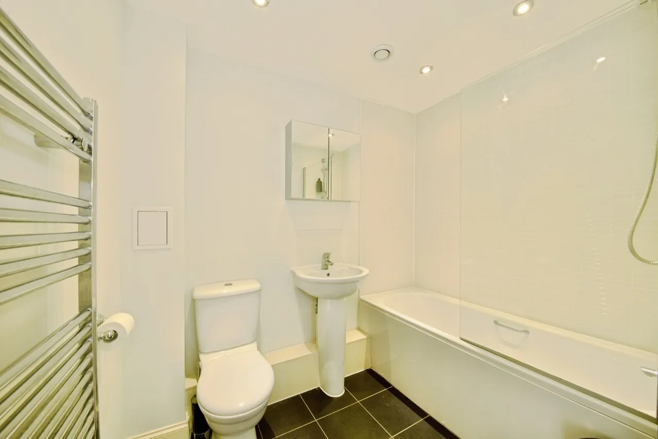 Mornington Close, London, NW9, photo 11