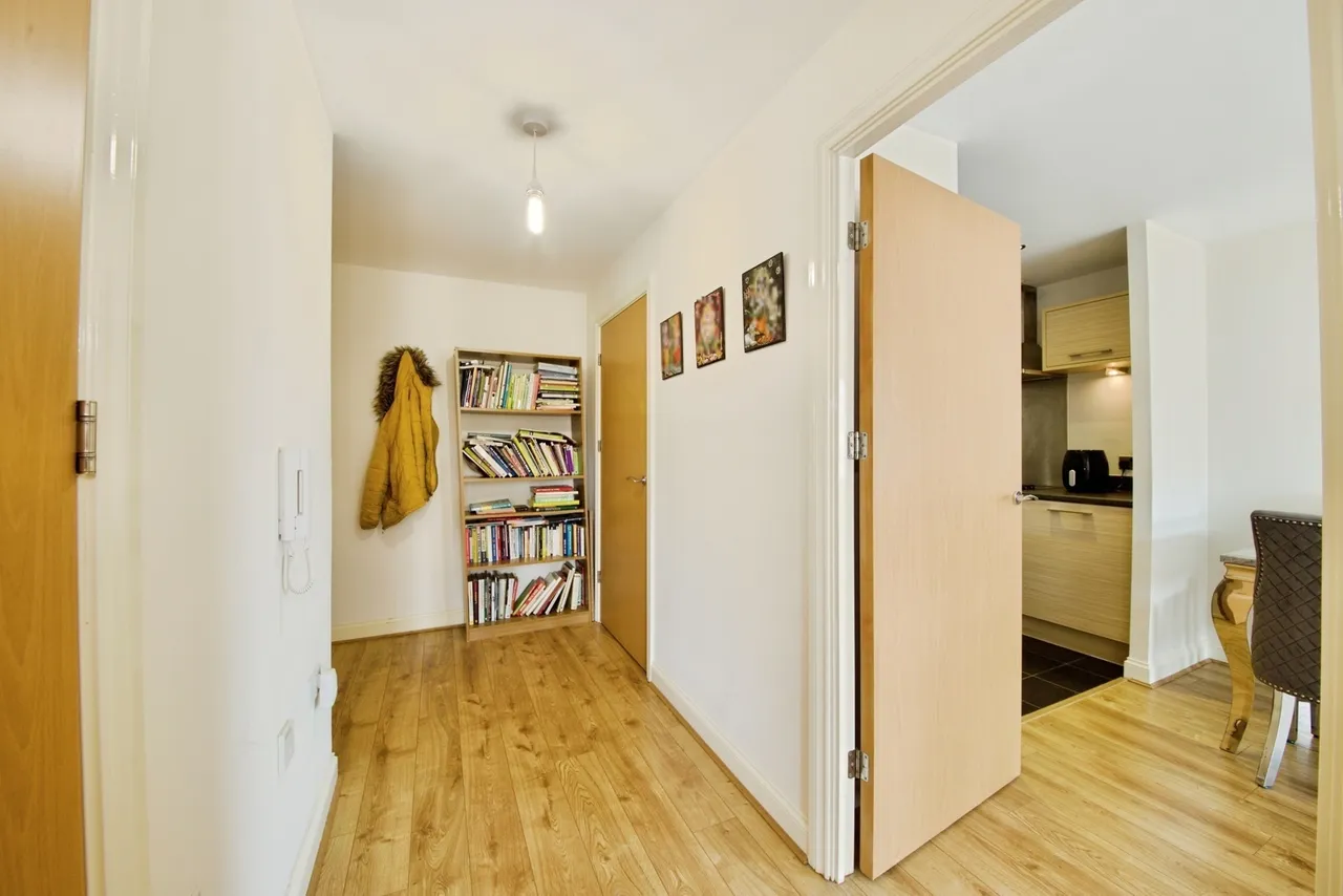 Mornington Close, London, NW9, photo 9