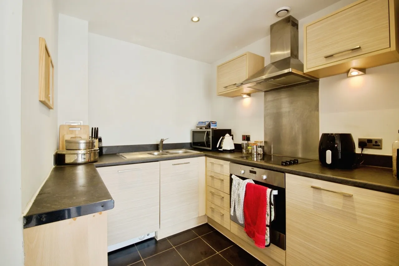 Mornington Close, London, NW9, photo 10