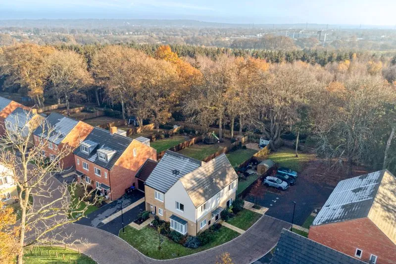Percival Gardens, Row Town KT15 1FQ, photo 16