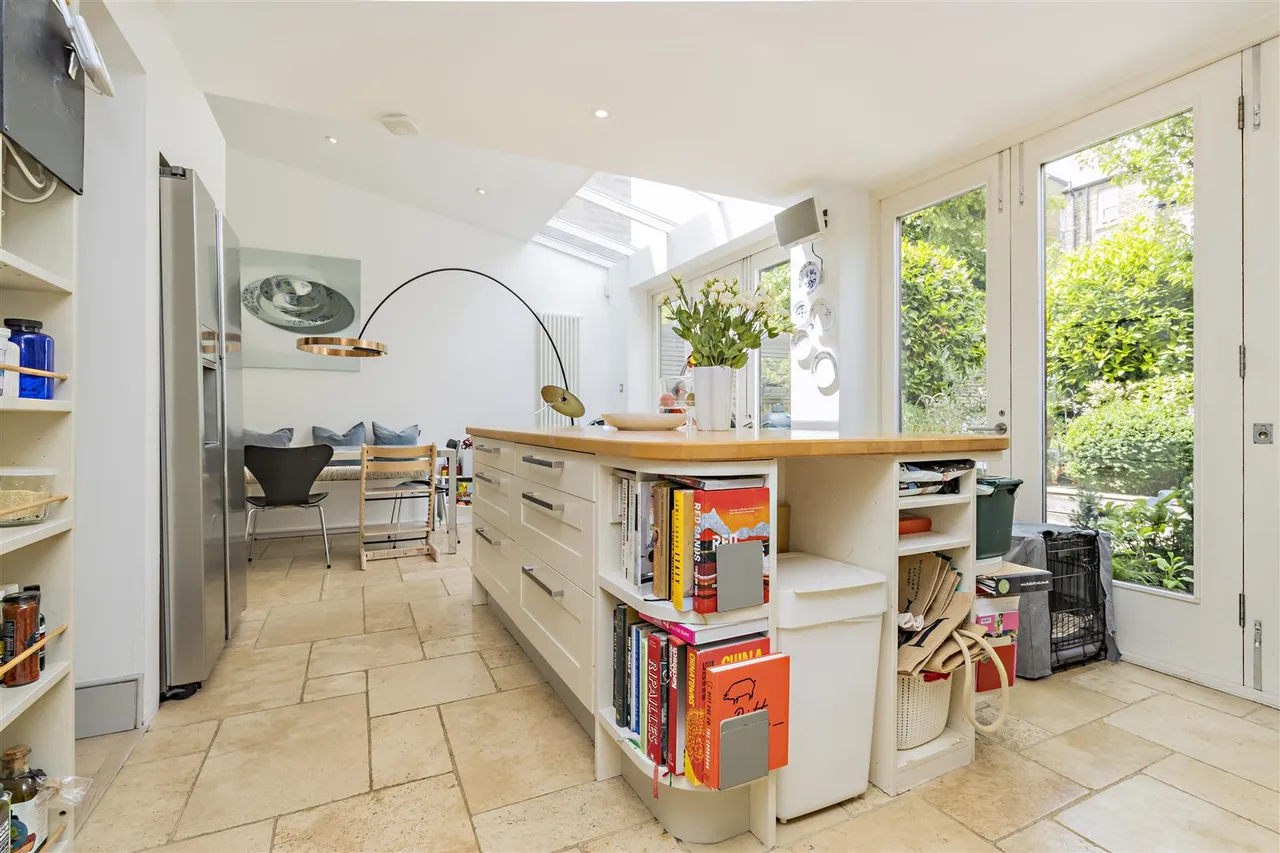 Woodsome Road, London, NW5, photo 2