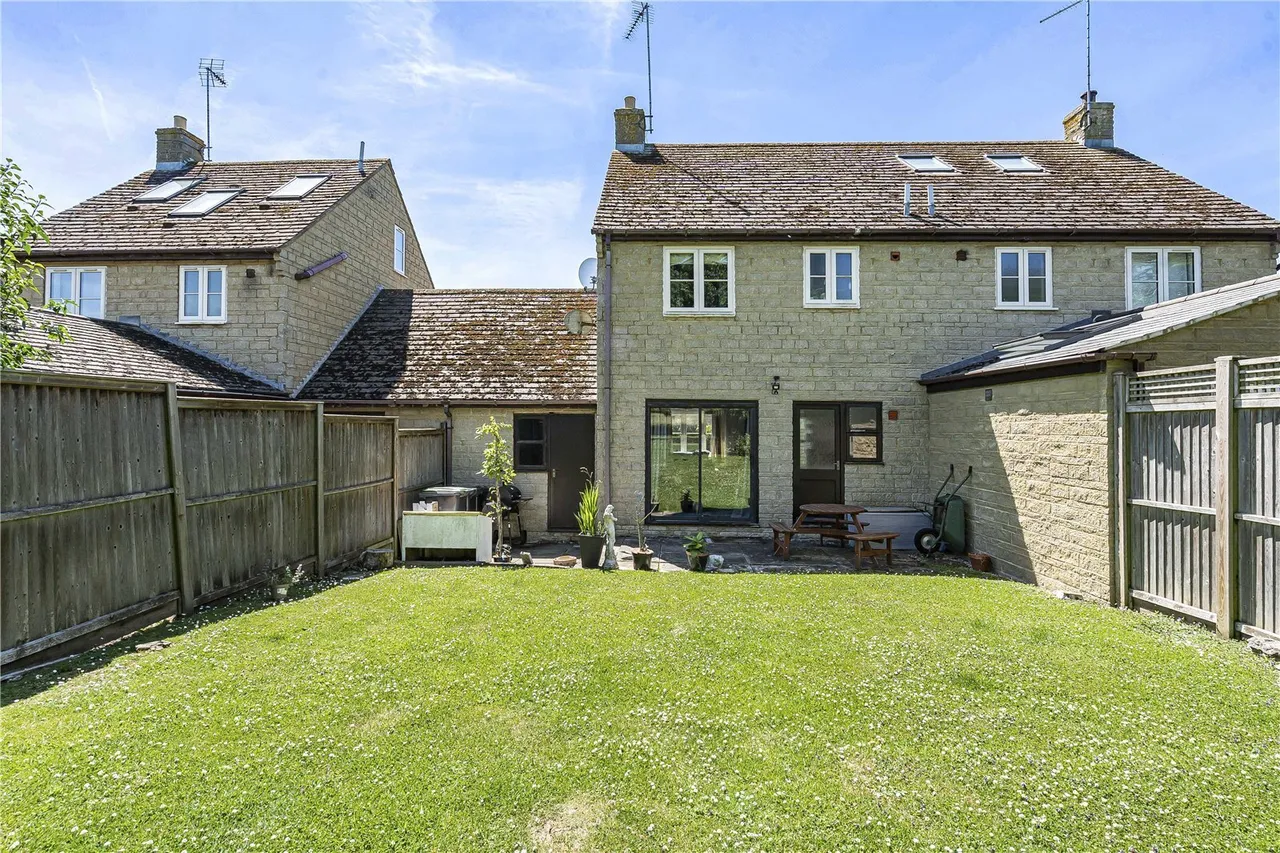 Main Street, Polebrook, PE8, photo 11