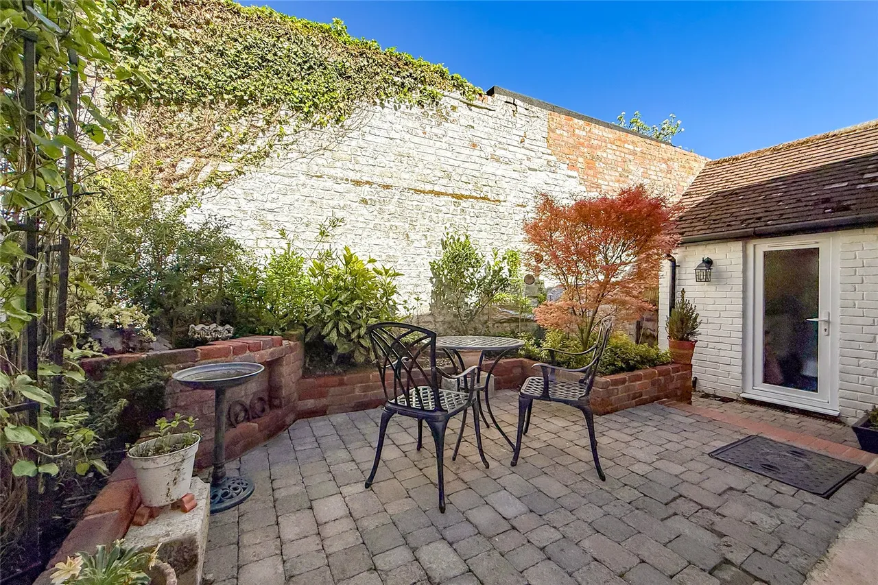 Sopwell Lane, St. Albans, Hertfordshire, AL1 1RS, photo 9