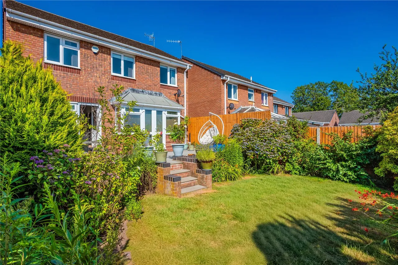 Valencia Road, Bromsgrove, Worcestershire, B60 2SA, photo 15