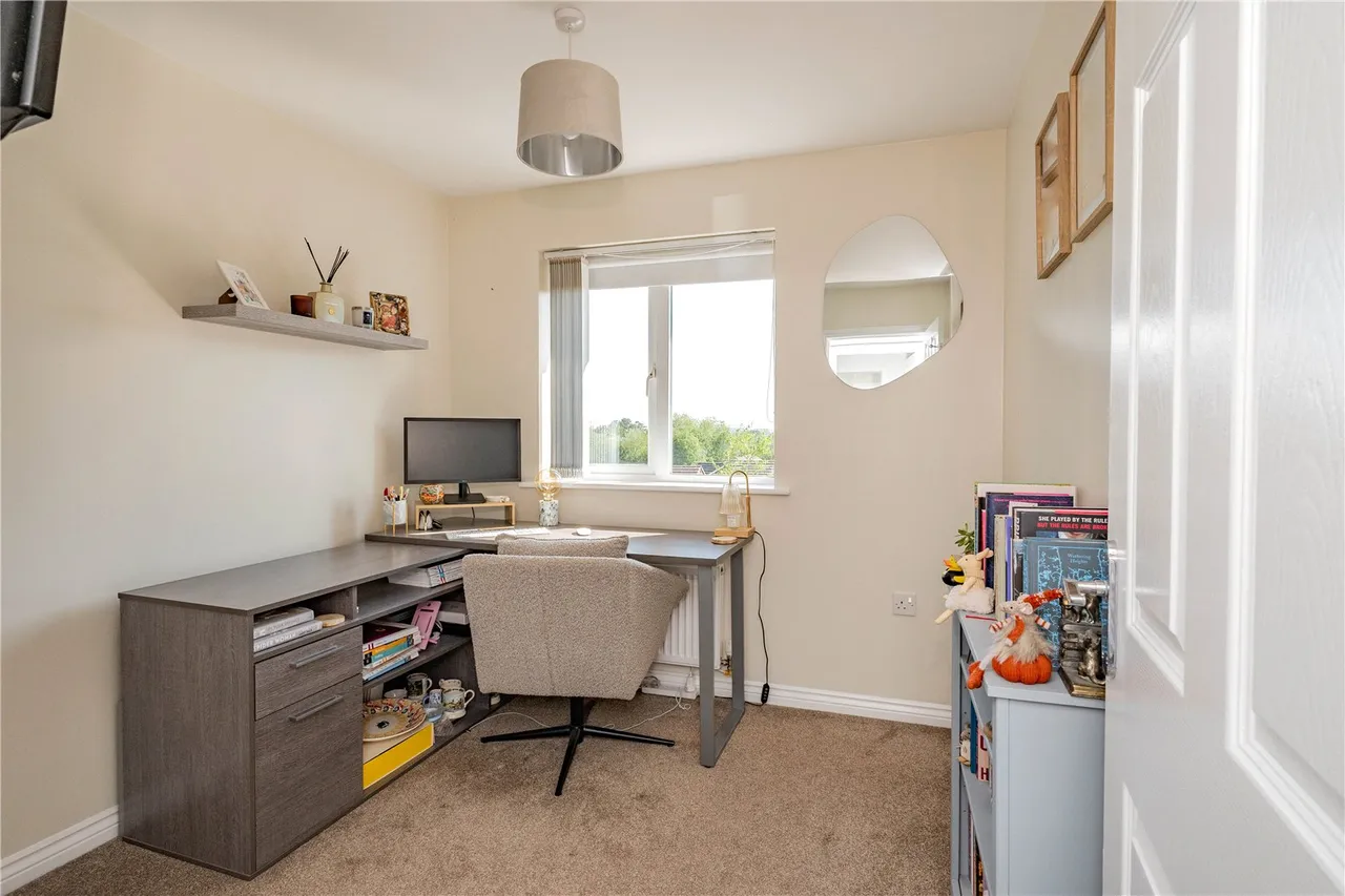 Valencia Road, Bromsgrove, Worcestershire, B60 2SA, photo 22