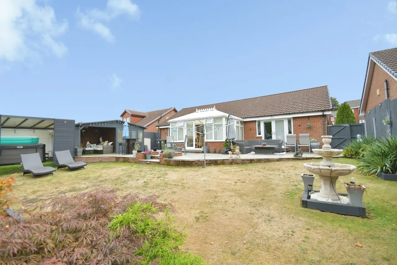 Alma Street, North Wingfield, Chesterfield, Derbyshire, S42, photo 18