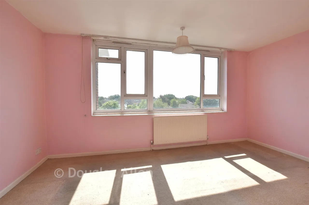 Victor Approach, Hornchurch, RM12, photo 5