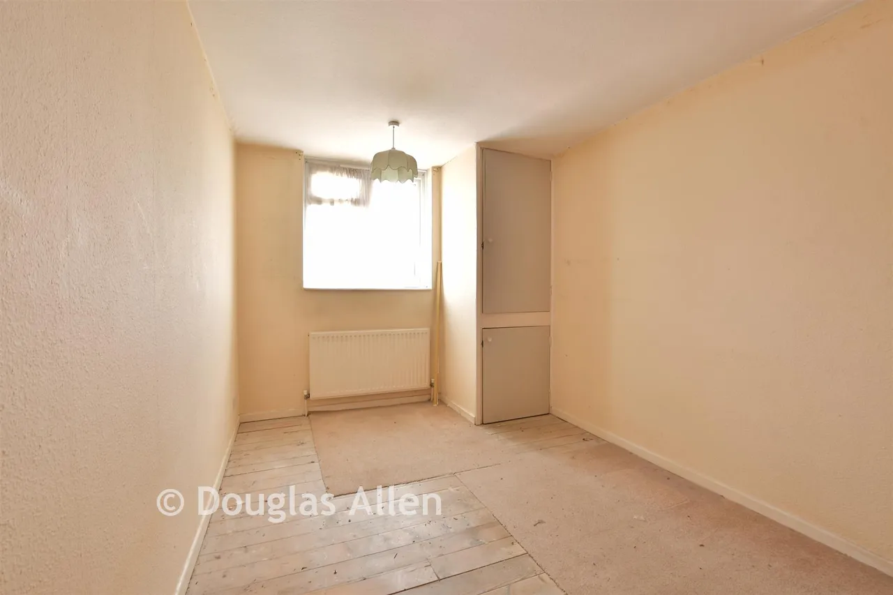 Victor Approach, Hornchurch, RM12, photo 6