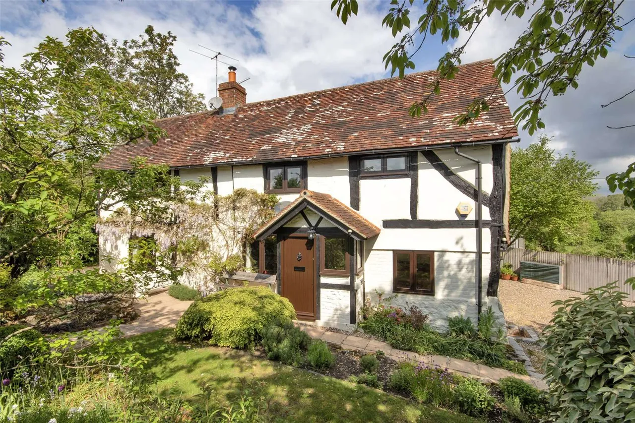 3 bed house for sale — Bourne Lane, Plaxtol, Sevenoaks, Kent, TN15 0RE