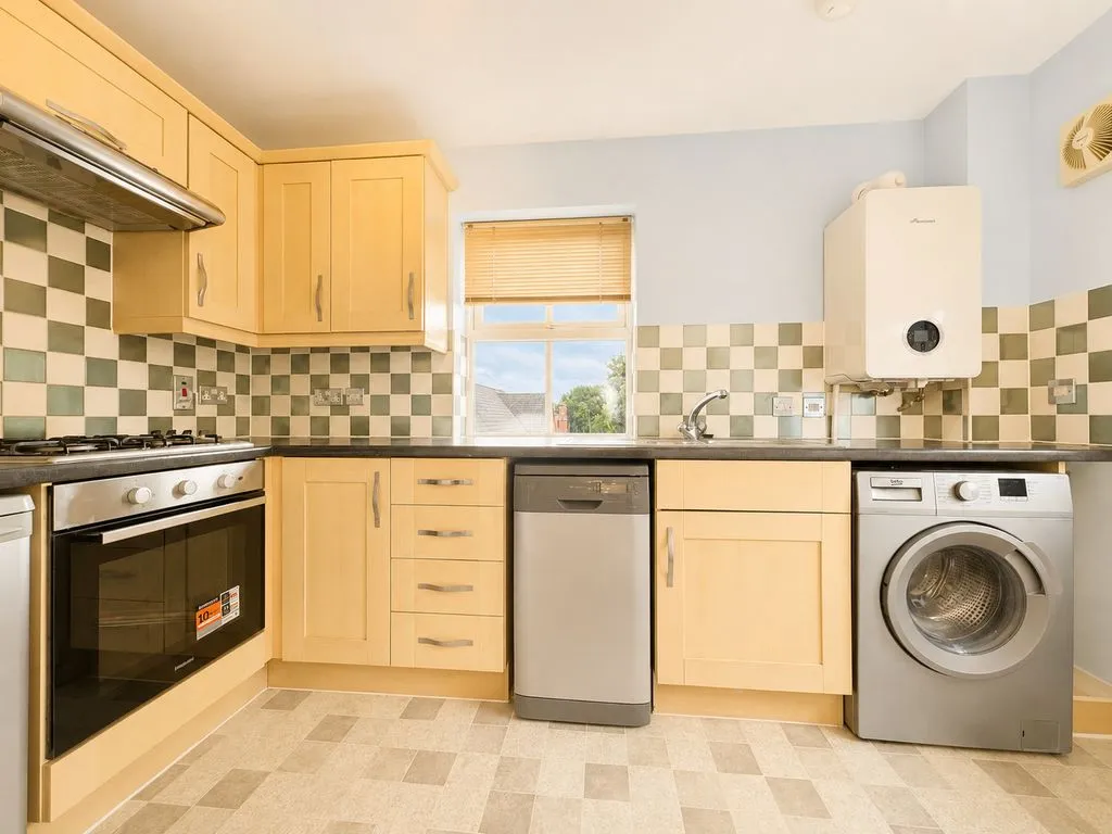 Kestrel Court, Burntwood, WS7, photo 6