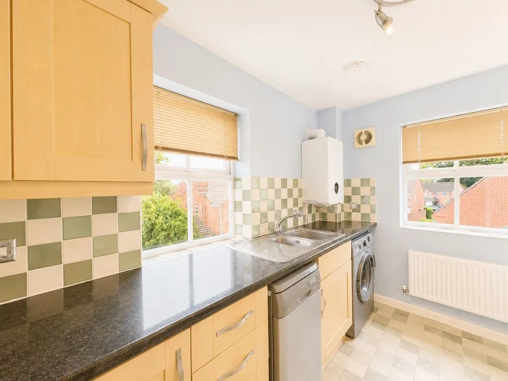 Kestrel Court, Burntwood, WS7, photo 5