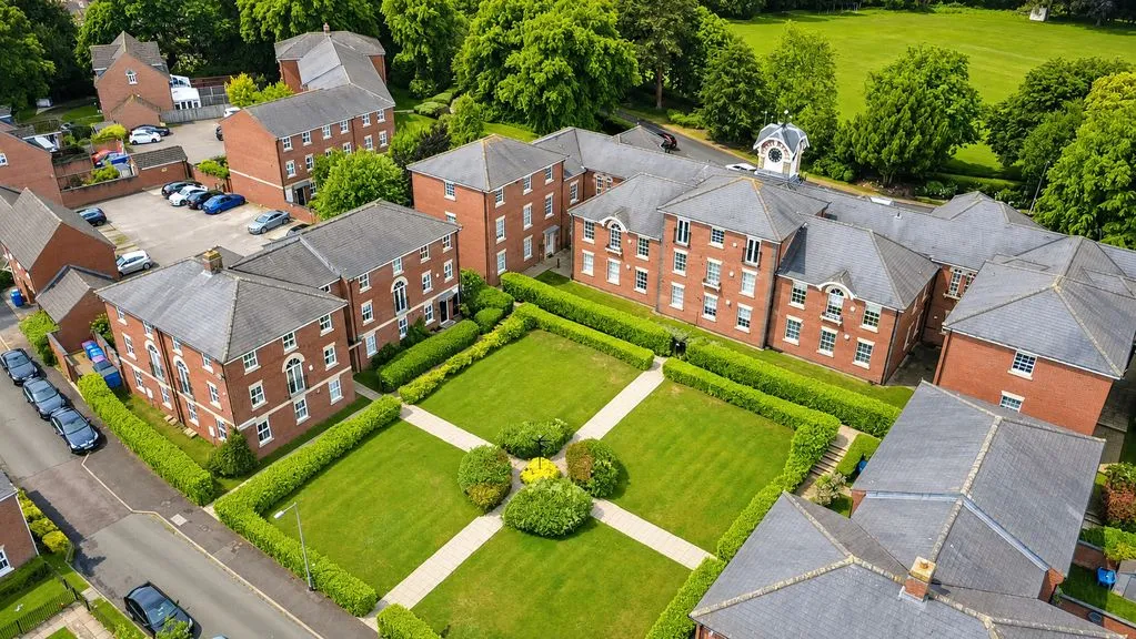 2 bed flat for sale, Kestrel Court, Burntwood, WS7