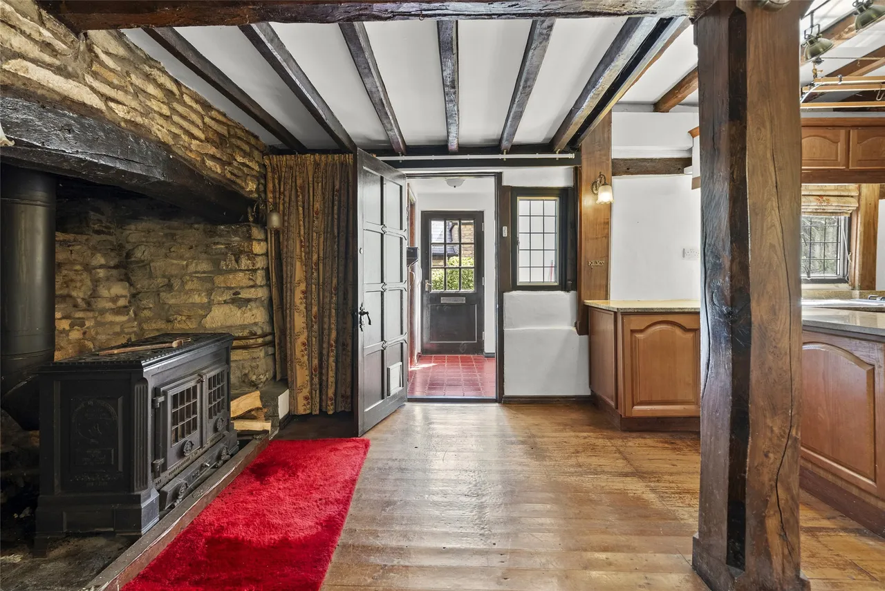 Stoke Road, Gloucestershire, Bishops Cleeve, GL52 8RP, photo 2