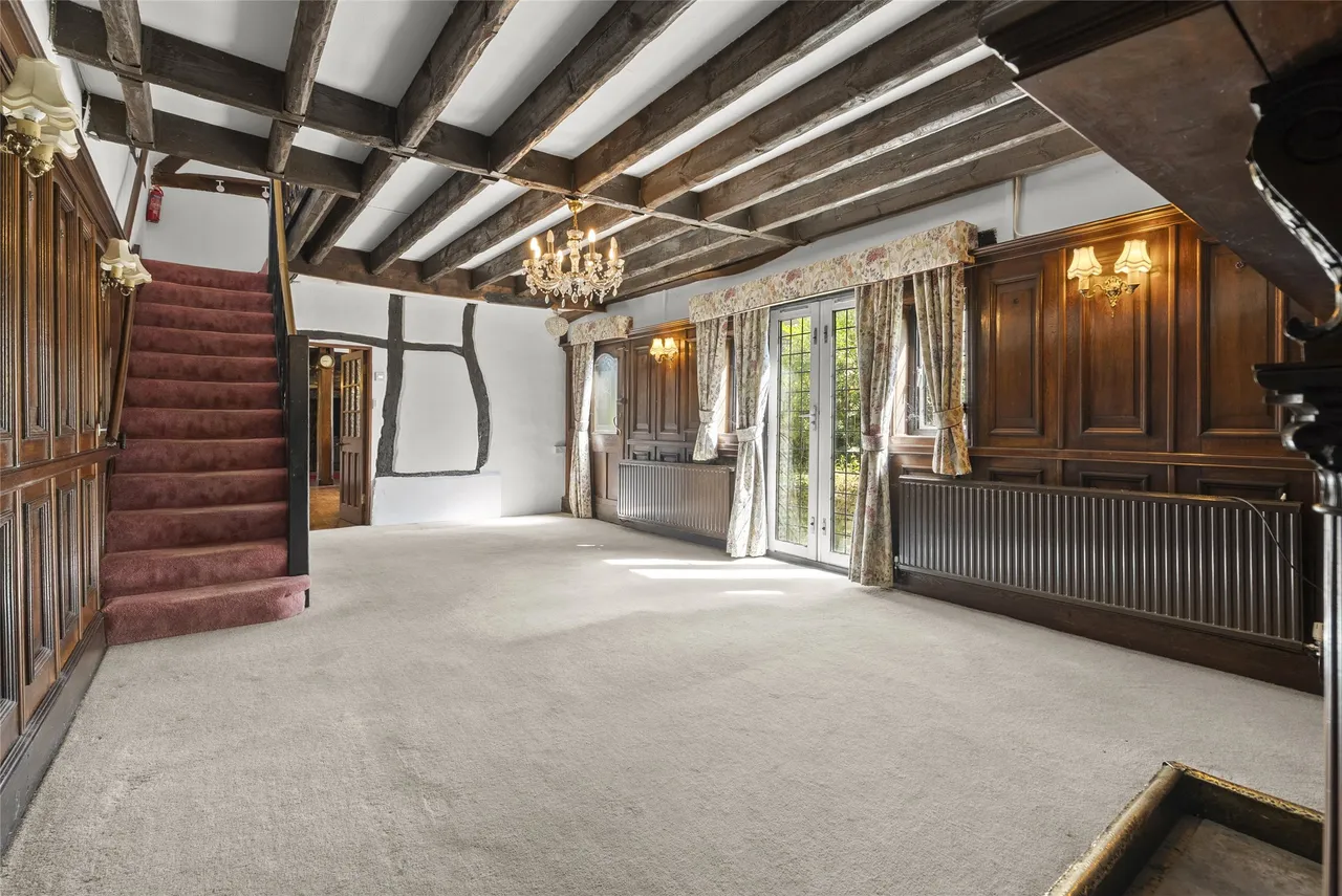Stoke Road, Gloucestershire, Bishops Cleeve, GL52 8RP, photo 4