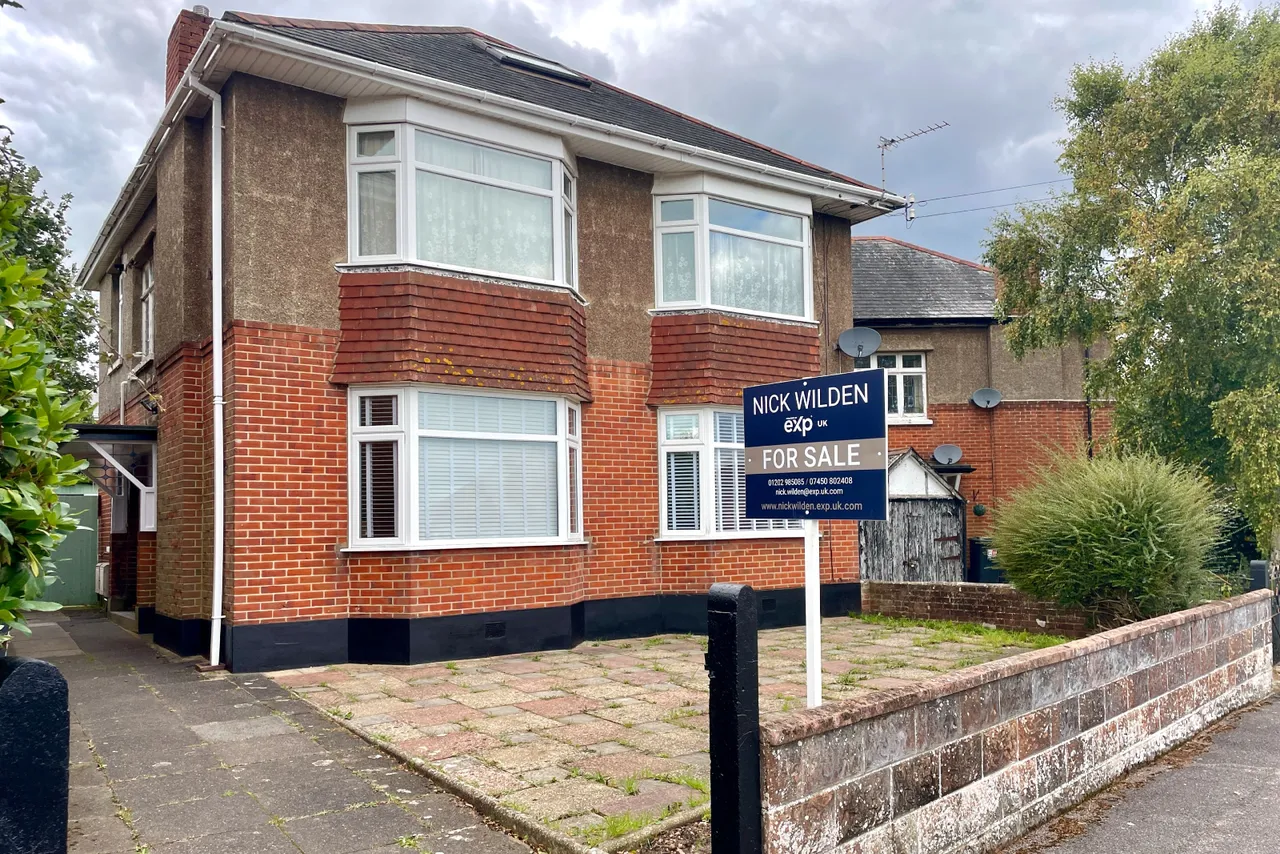 2 bed flat for sale — The Avenue, Moordown, Bournemouth, BH9 2UU