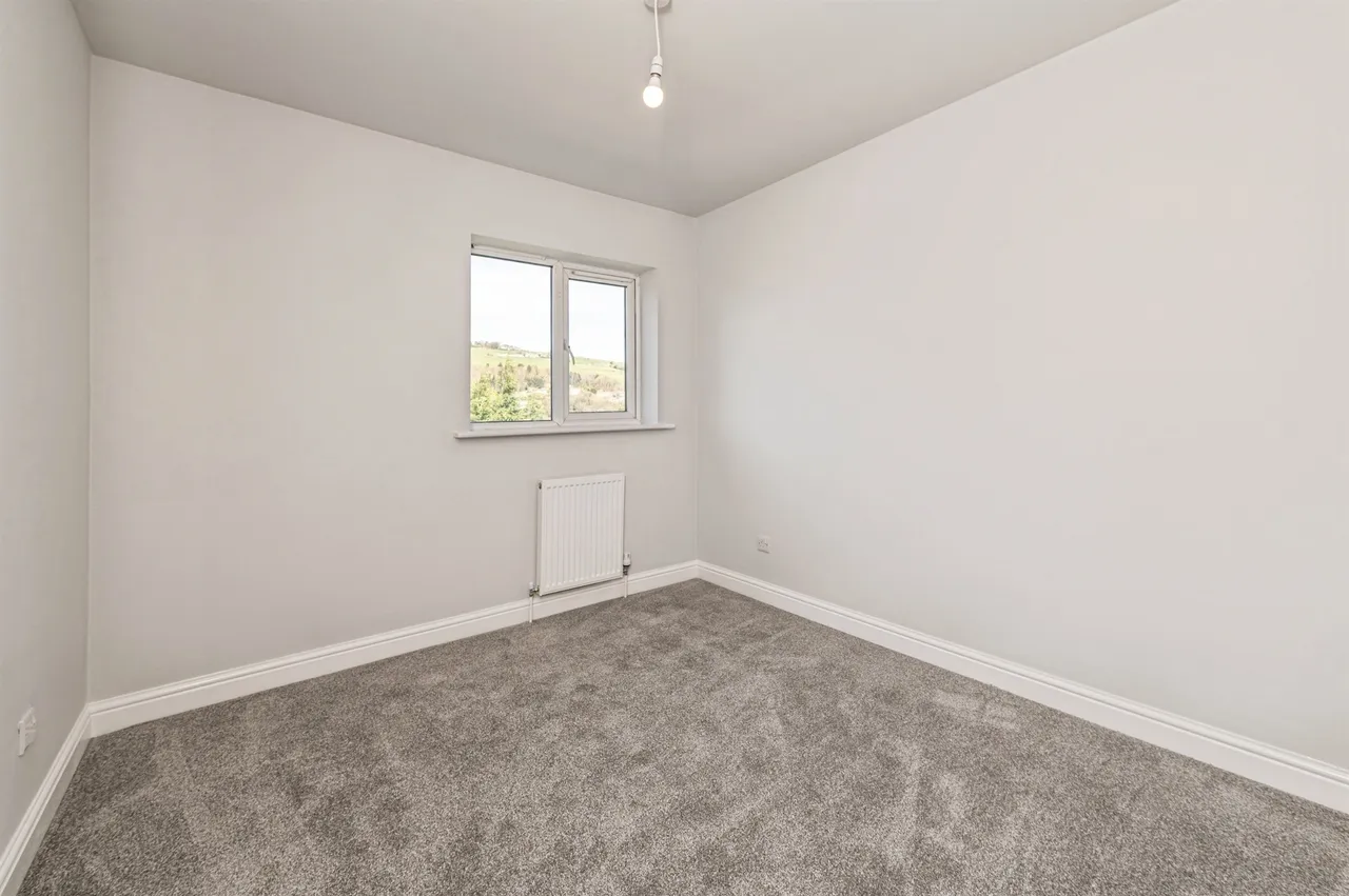 Banks Road, Linthwaite, Huddersfield, photo 10