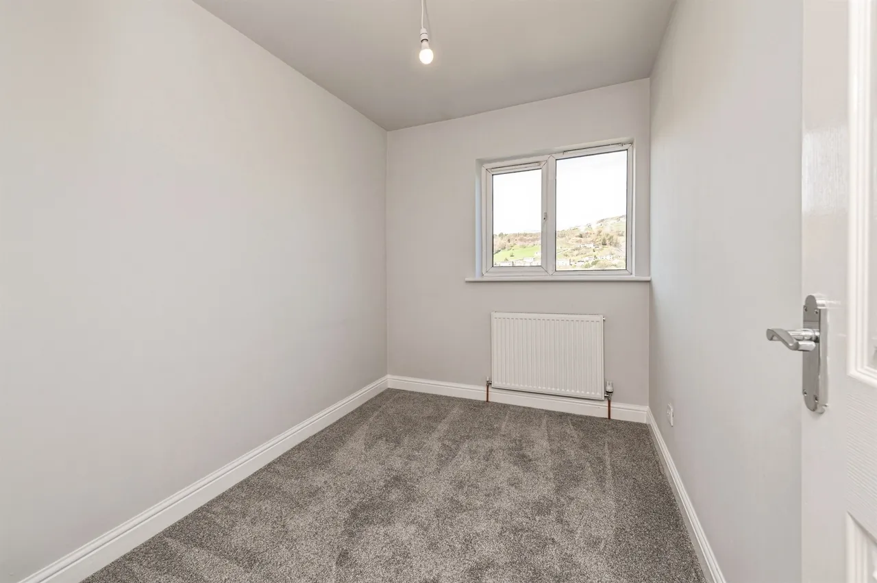 Banks Road, Linthwaite, Huddersfield, photo 11