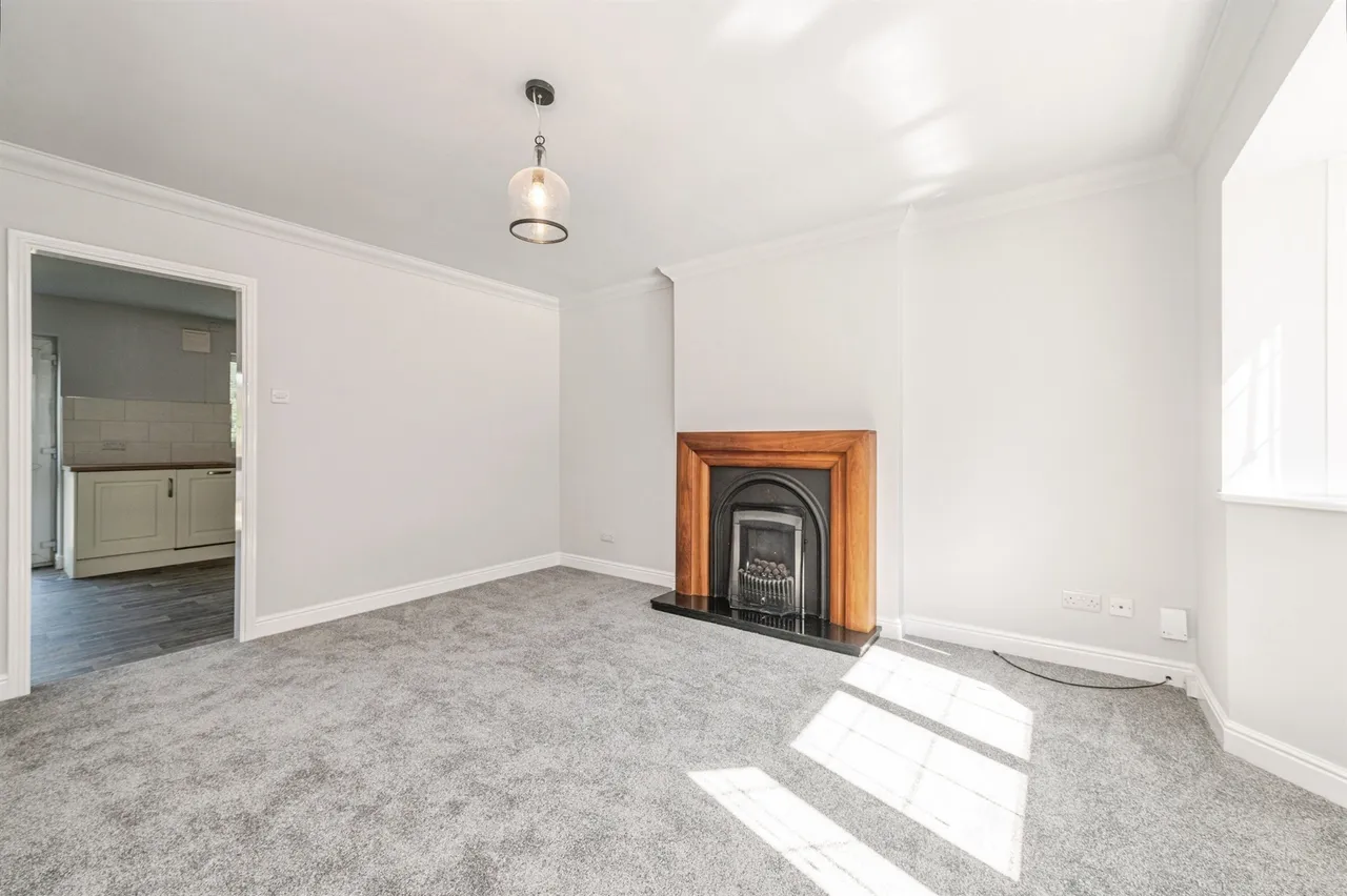 Banks Road, Linthwaite, Huddersfield, photo 3