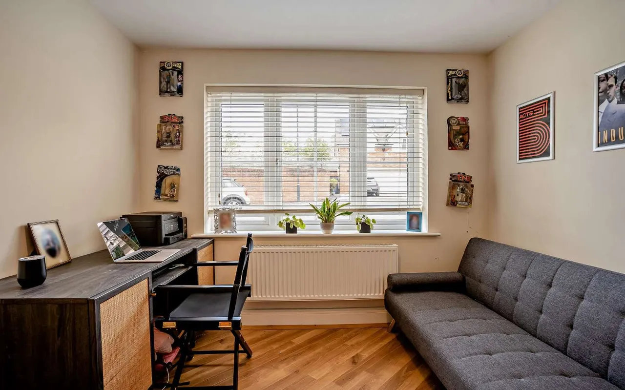 Ty Gwyn Gardens, Penylan, Cardiff, CF23 5BF, photo 9