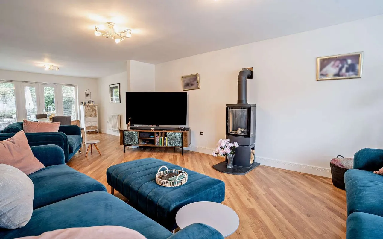 Ty Gwyn Gardens, Penylan, Cardiff, CF23 5BF, photo 4