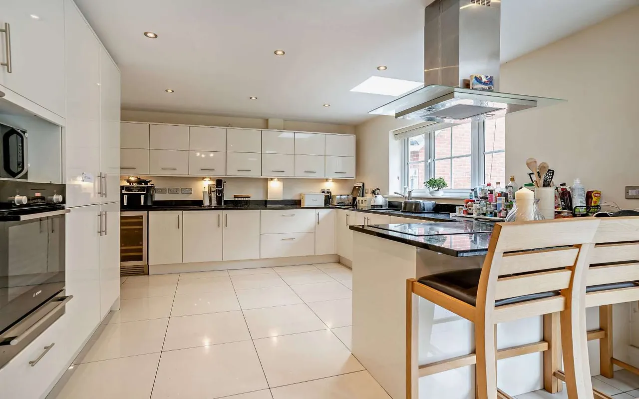 Ty Gwyn Gardens, Penylan, Cardiff, CF23 5BF, photo 6