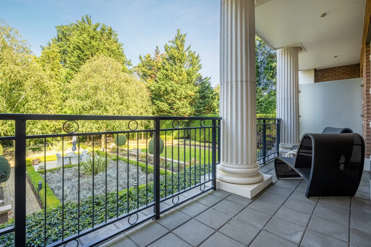 Esher Park Avenue, Esher, KT10, photo 10