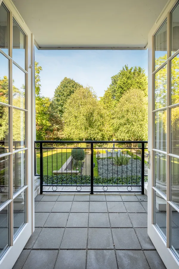 Esher Park Avenue, Esher, KT10, photo 7