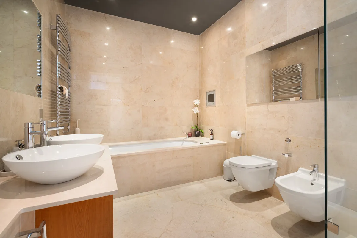 Esher Park Avenue, Esher, KT10, photo 9