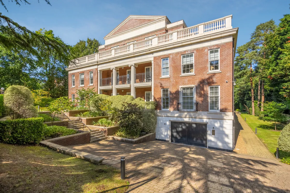 Esher Park Avenue, Esher, KT10, photo 17