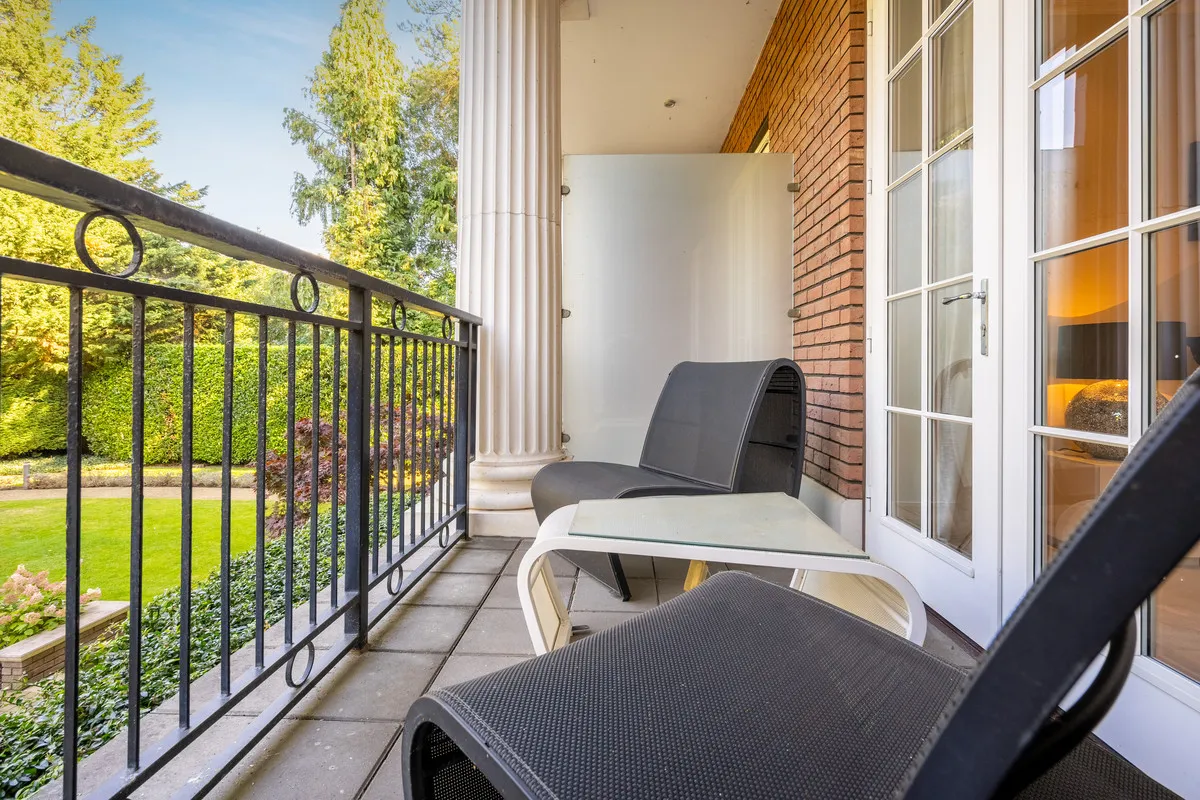 Esher Park Avenue, Esher, KT10, photo 11