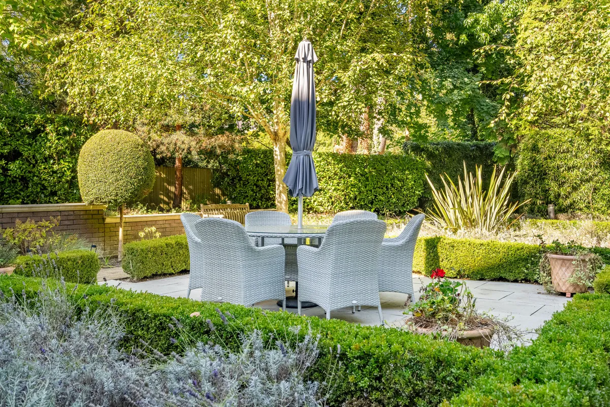 Esher Park Avenue, Esher, KT10, photo 14